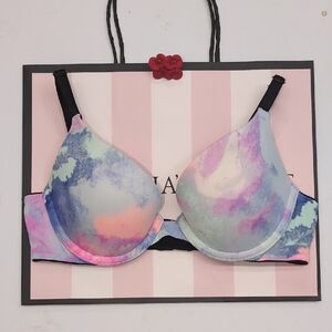 PINK Victoria's Secret Pastel Push-Up Wear Everywhere Pigeonnant Size 32AA